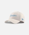 8L0119MNNWHT_VESPA_LIFESTYLE_WEARING ACCESSORIES_WHITE_OS_FRONT_3480_4560.jpg
