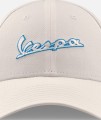 8L0119MNNWHT_VESPA_LIFESTYLE_WEARING ACCESSORIES_WHITE_OS_DETAIL 1_3480_4560.jpg