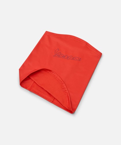 8L0032MNNFLM_VESPA_LIFESTYLE_WEARING ACCESSORIES_RED_OS_FRONT_3480_4560.jpg