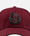 8L0120MNNBRG_VESPA_LIFESTYLE_WEARING ACCESSORIES_BURGUNDY_OS_DETAIL 1_3480_4560.jpg